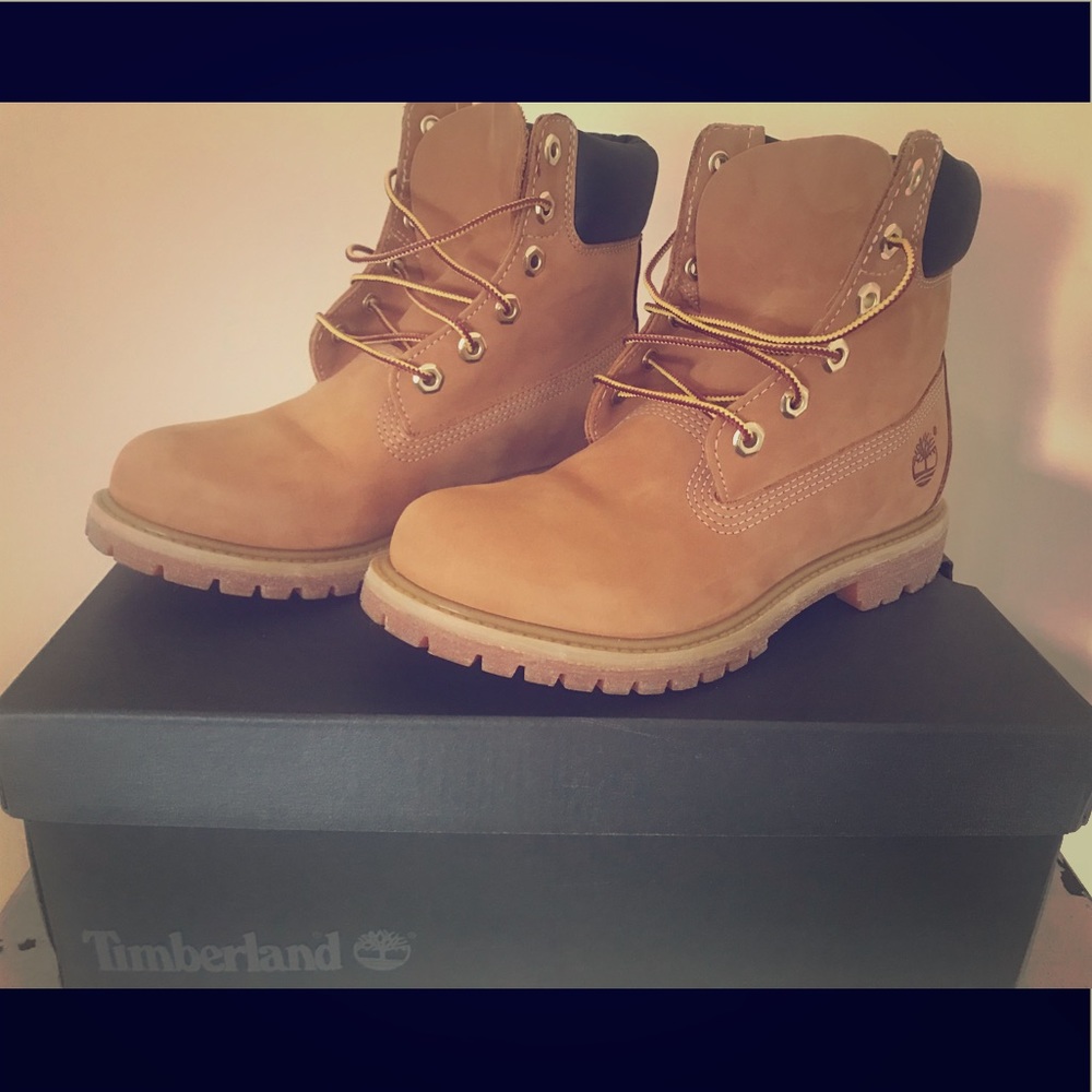 Timberland Women’s 6” Premium Boot Size 7 B(M)